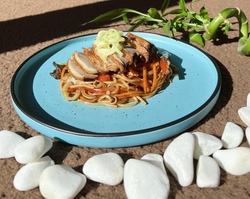 Rață Chow Mein